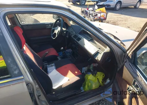 1988 Honda Accord Lxi z USA, uszkodzony, nr VIN 1HGCA5548JA153421